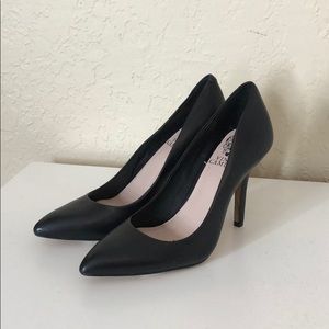 Vince Camuto Black Heel - Size 4.5 - NEVER WORN